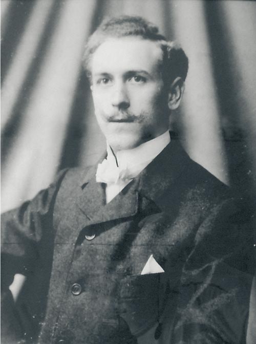 Altes schwarz-weiß Bild eines Herren mit Bart